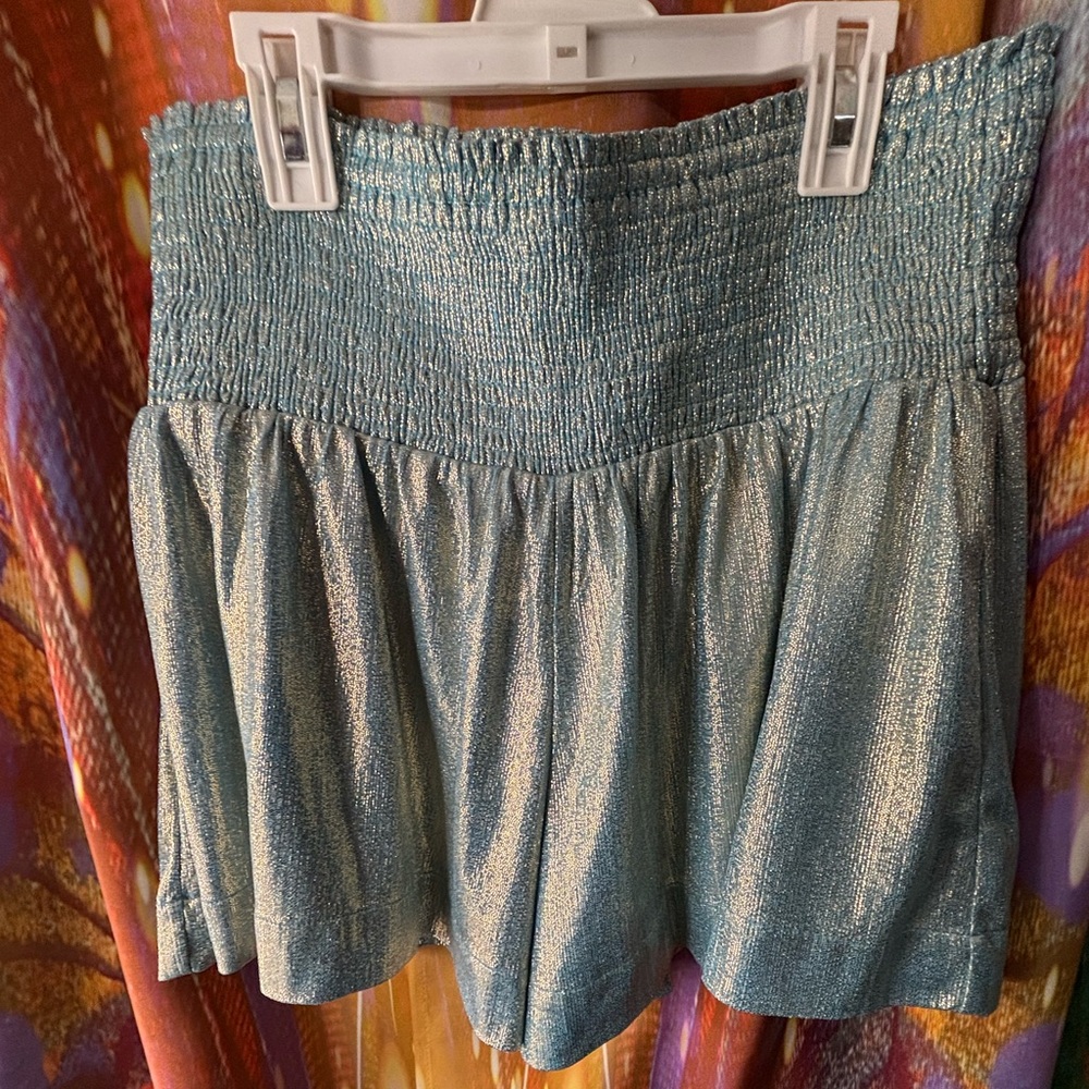 Boutique 🩵Shimmery Blue Elastic Waist Shorts
